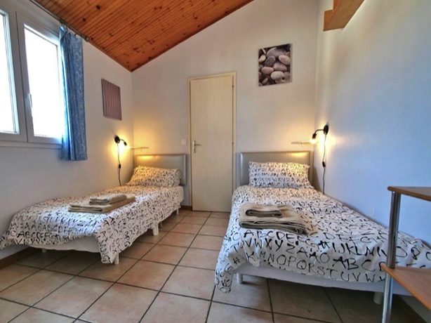 Second Twin Bedroom at Villa Les Pins du Phare